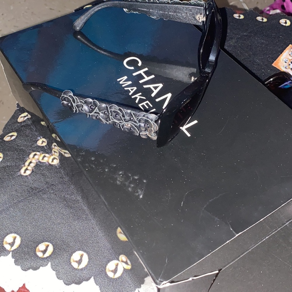 Chanel sunglasses 🕶 - Picture 3 of 7
